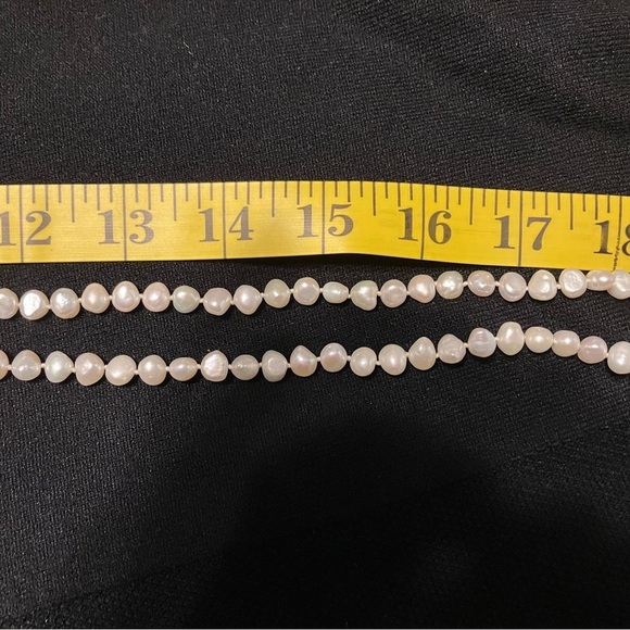 Freshwater Pearl Necklace 18 in. - Picture 4 of 9